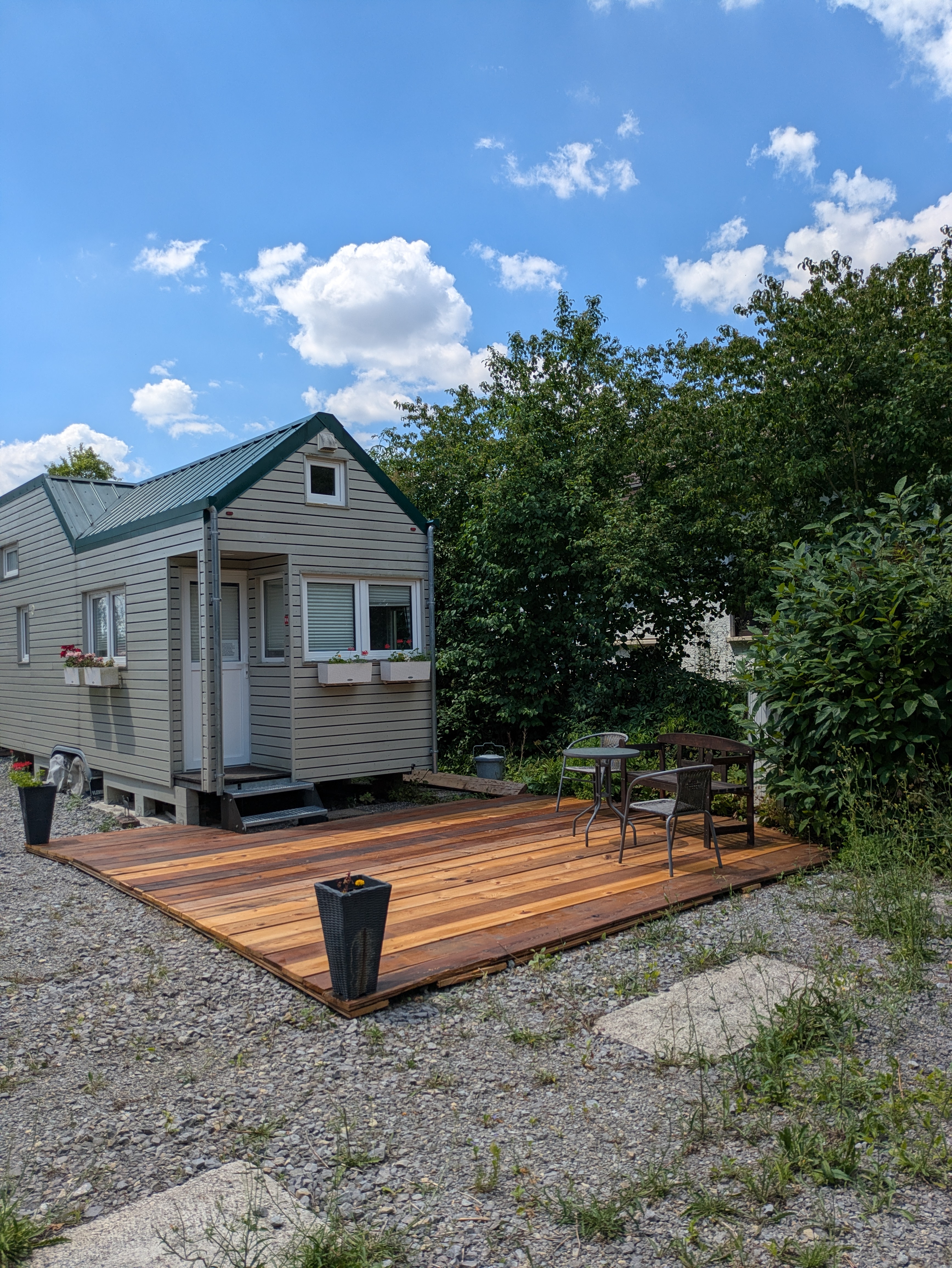 Außenansicht Tiny House Terrasse von vorne